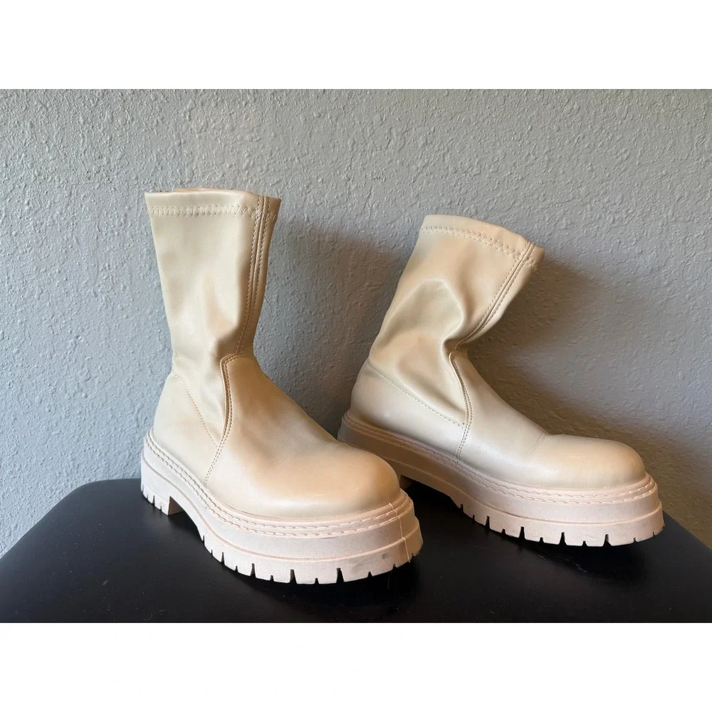 Topshop Wide Fit Cream‎ Ankle Boots Chunky Lug Sole Platform Zip Back US 6 EU 37